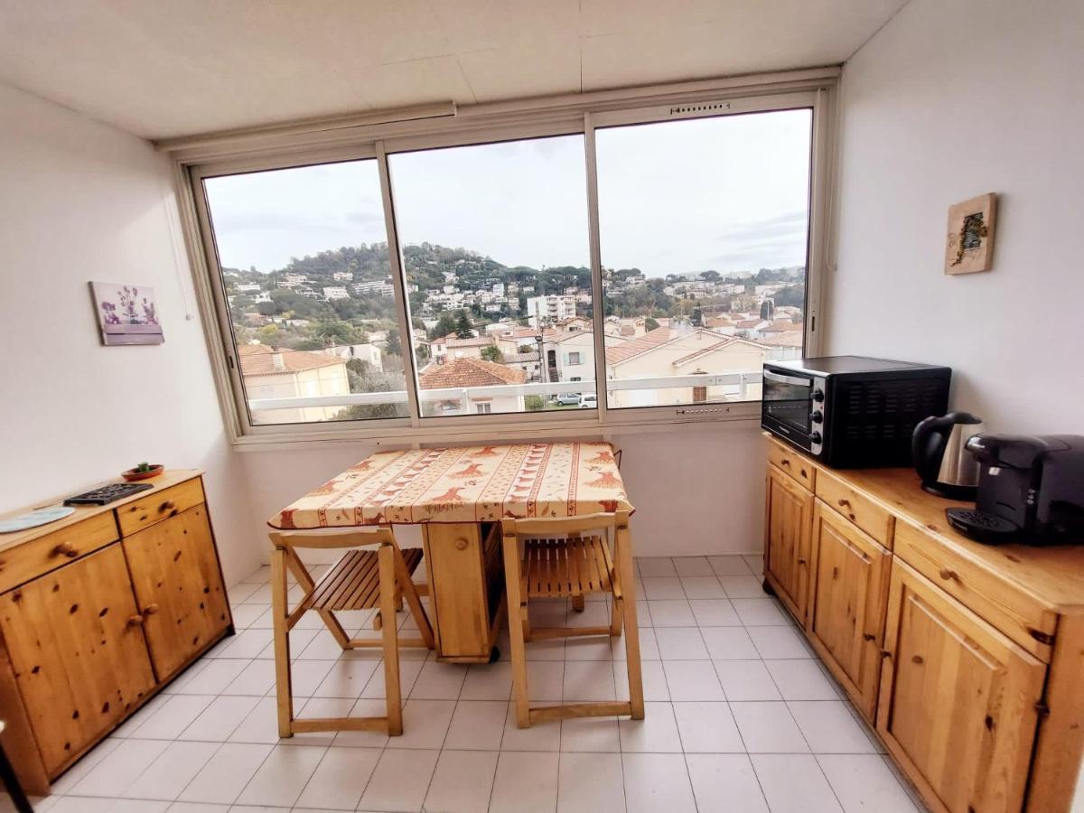 Appt F2, Centre Ville, 700m De La Plage * Канны